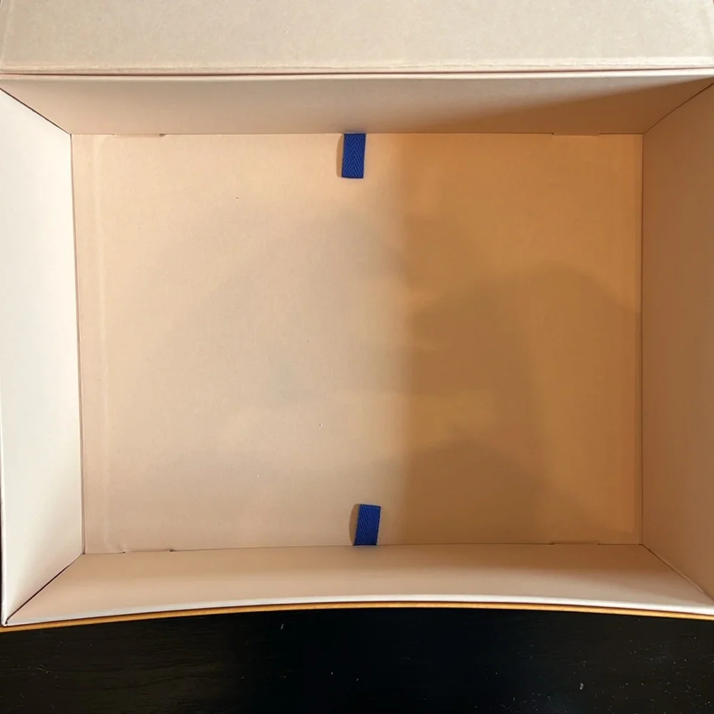 Louis Vuitton Box & Ribbon - Picture 6 of 6
